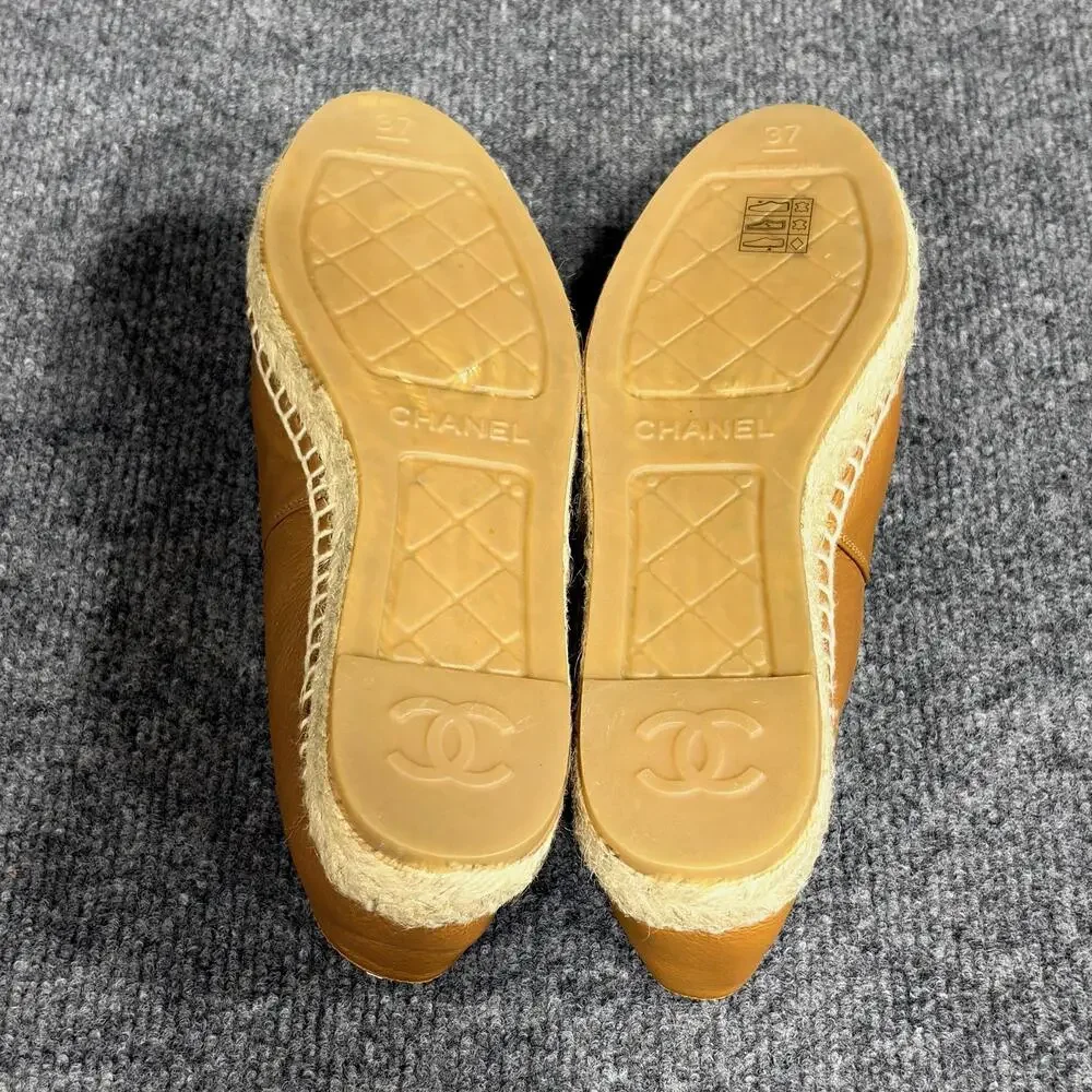 Chanel Shoes Womens 37 Brown Calfskin Espadrille Flats Slip On CC Logo Caramel